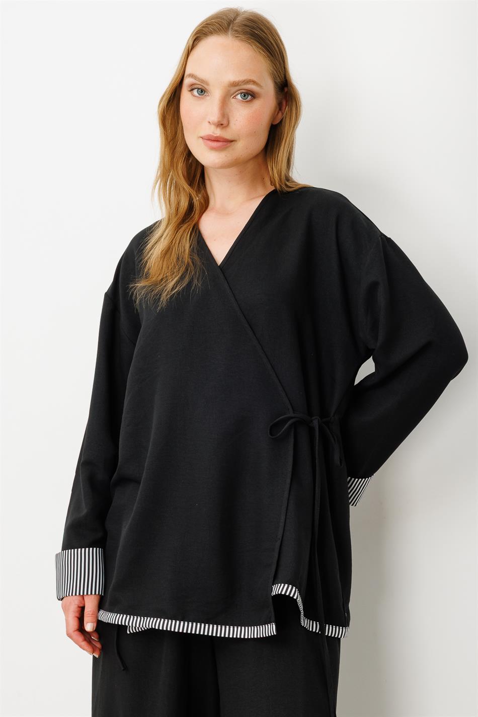 Kimono-style closure, marine-detailed trousers set - Black