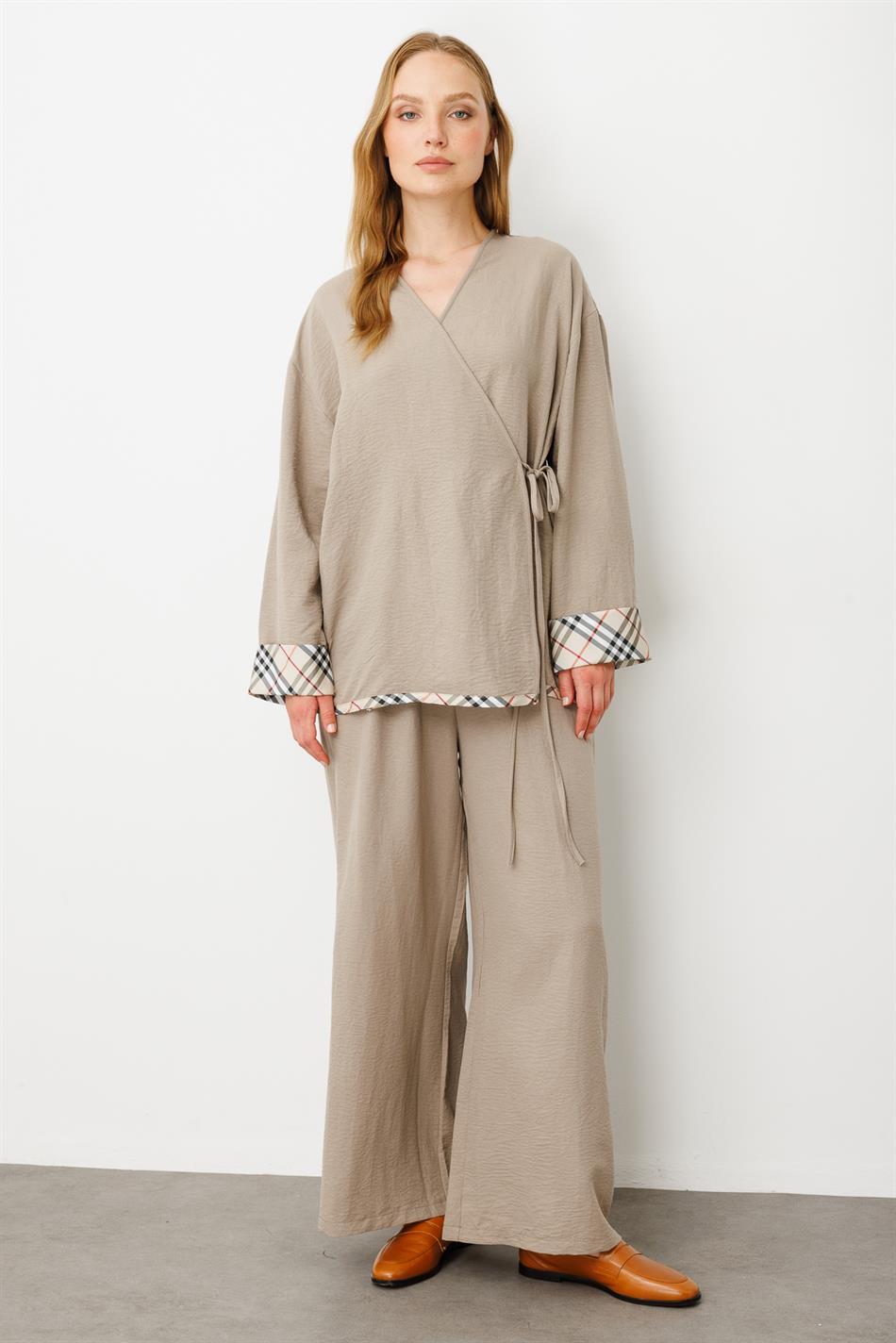 Kimono-Style Set with Special Pattern Detail and Trousers - Mink