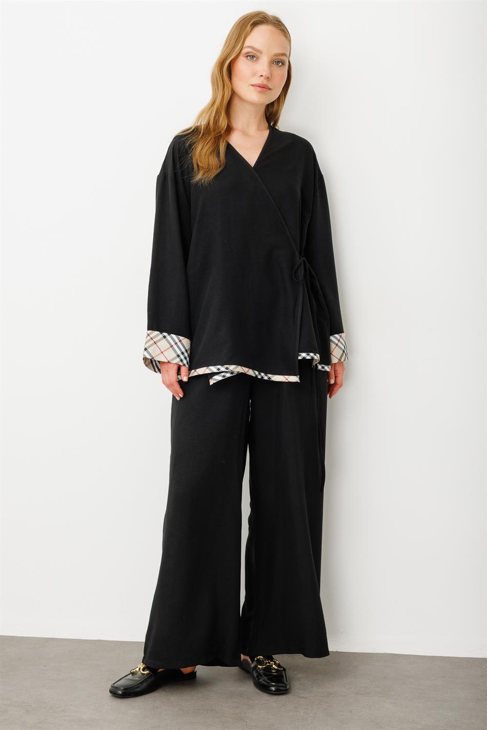 Kimono-achtige set met bijzonder patroon en bijpassende broek - Zwart