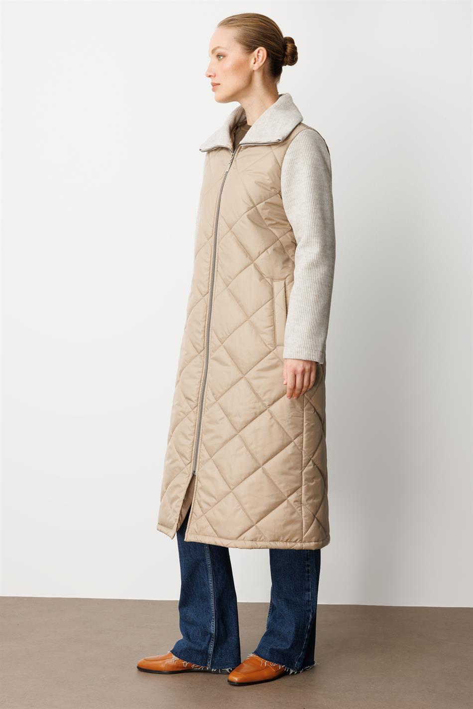 Zamansız Palto - Daş - Qolları və Yaxalığı ilə Yüksək Yun Örgüdən Hazırlanmış, Orta Bədən Yumşaq Lifli Astarla