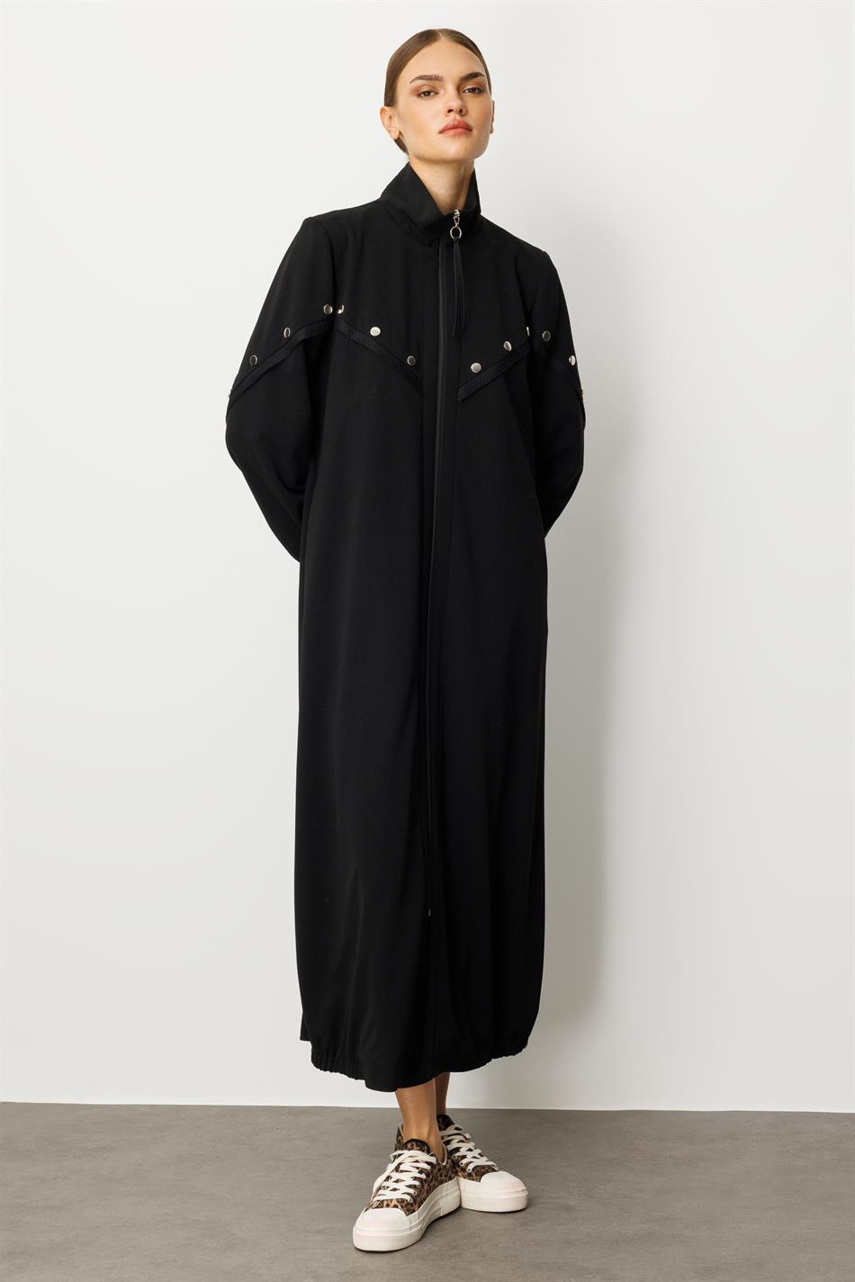 Saisonaler Trenchcoat/Jacke mit Kreppstruktur und Mesh-Details, gefüttert – Schwarz
