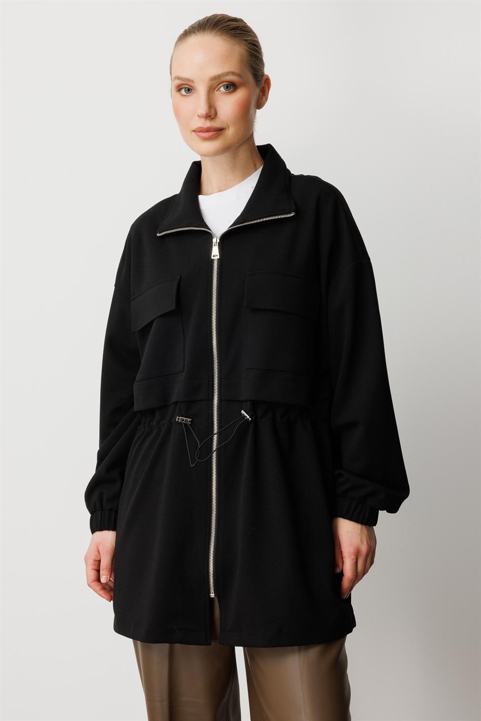 Saisonale, zeitlose Trenchcoat-Leggings aus Crêpe-Stoff – Schwarz