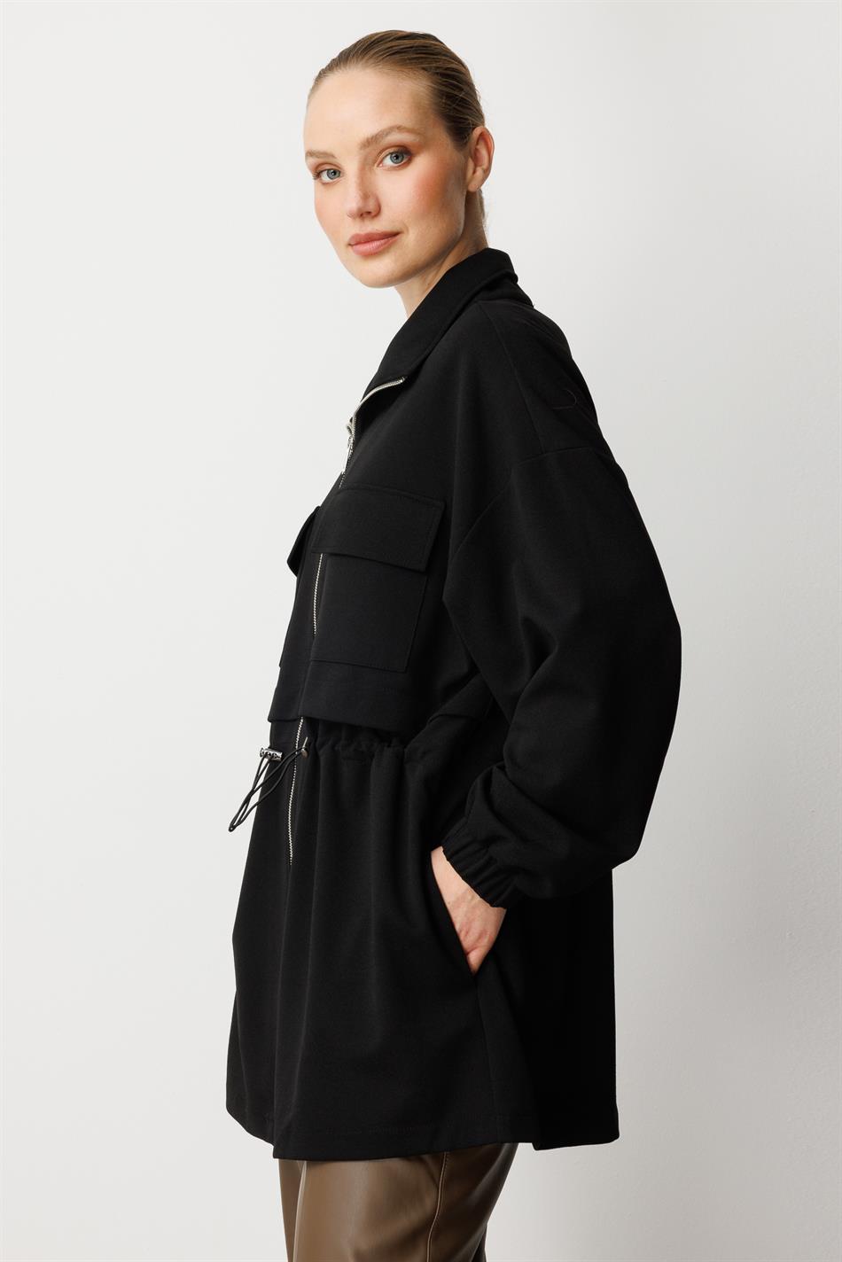 Saisonale, zeitlose Trenchcoat-Leggings aus Crêpe-Stoff – Schwarz