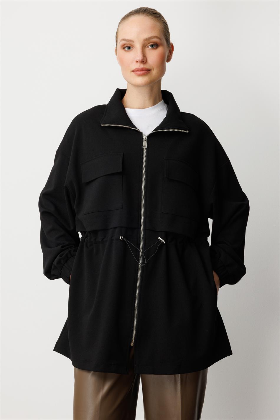 Saisonale, zeitlose Trenchcoat-Leggings aus Crêpe-Stoff – Schwarz