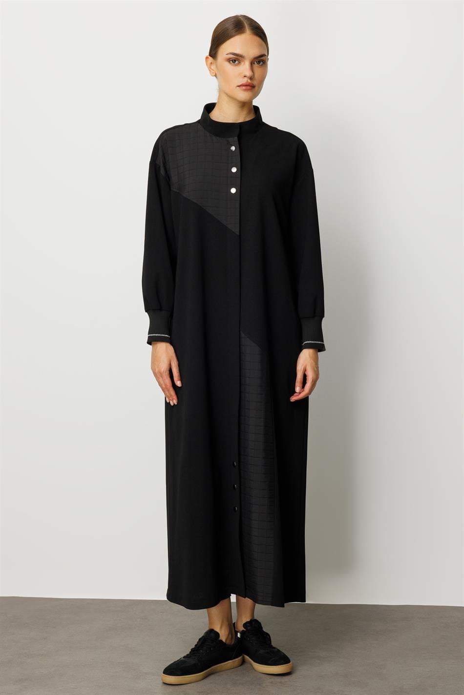 Krep Teksturalı və Kvadrat Jakarlı Sırınmış İdman Mövsümi Zamansız Trench Palto/Pepe - Qara