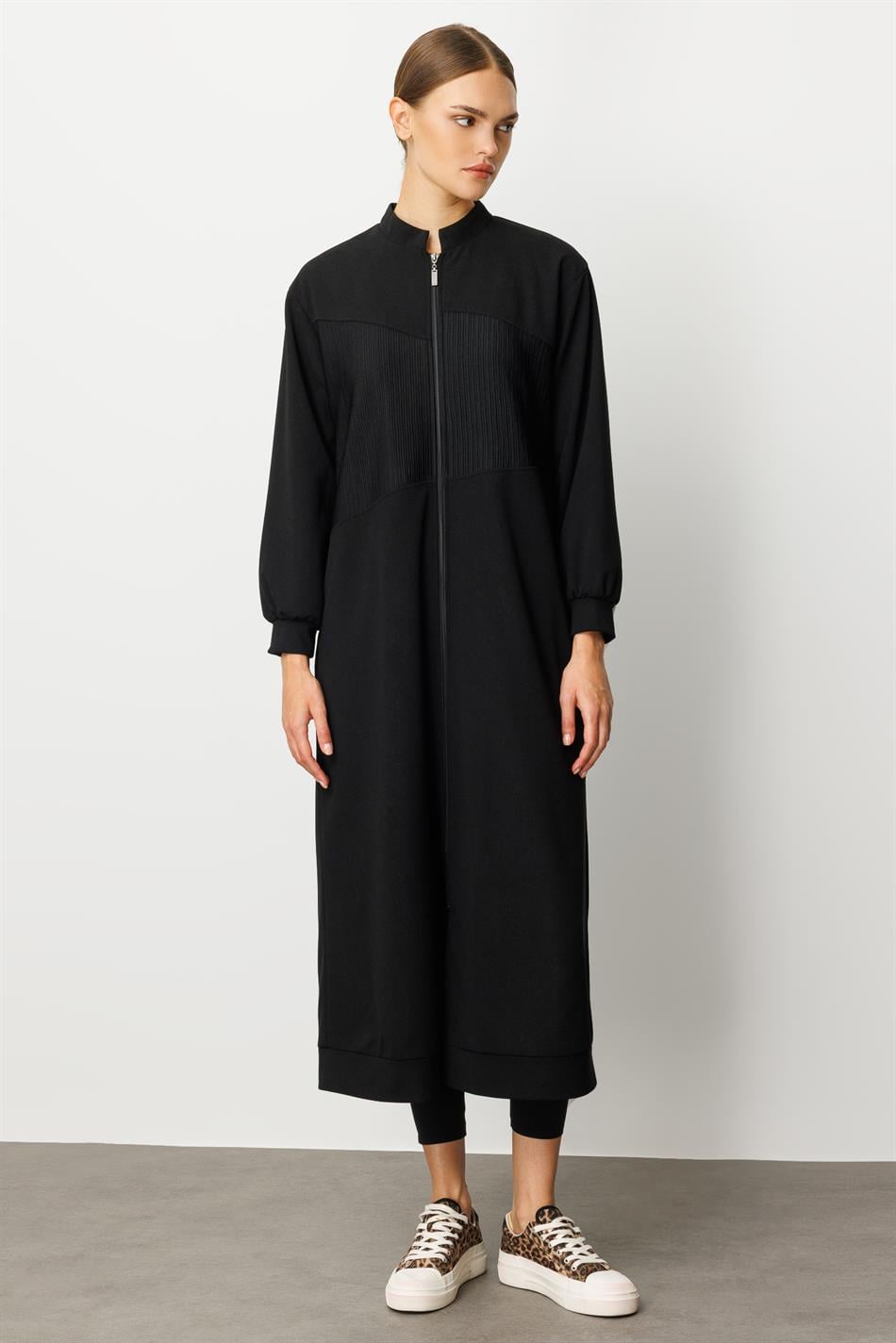 Crepe Texture and Otto Fabric Gradient Full Lined Sporty Seasonal Timeless Coat/Trench - Black