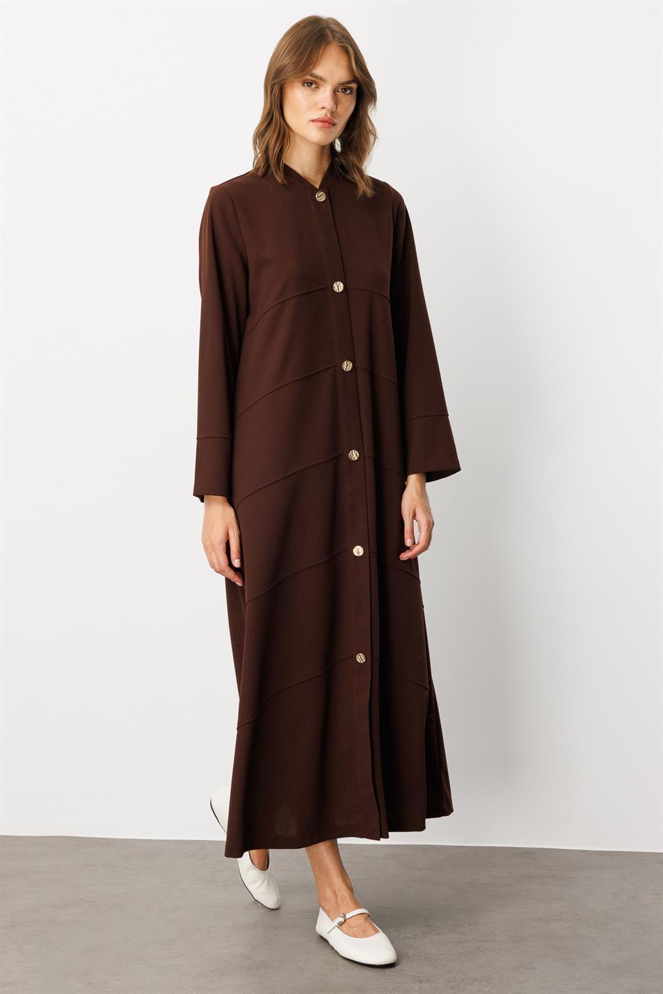 Handgefertigte, detailreiche Cape-Abaya aus Crêpe-Stretchstoff – Braun