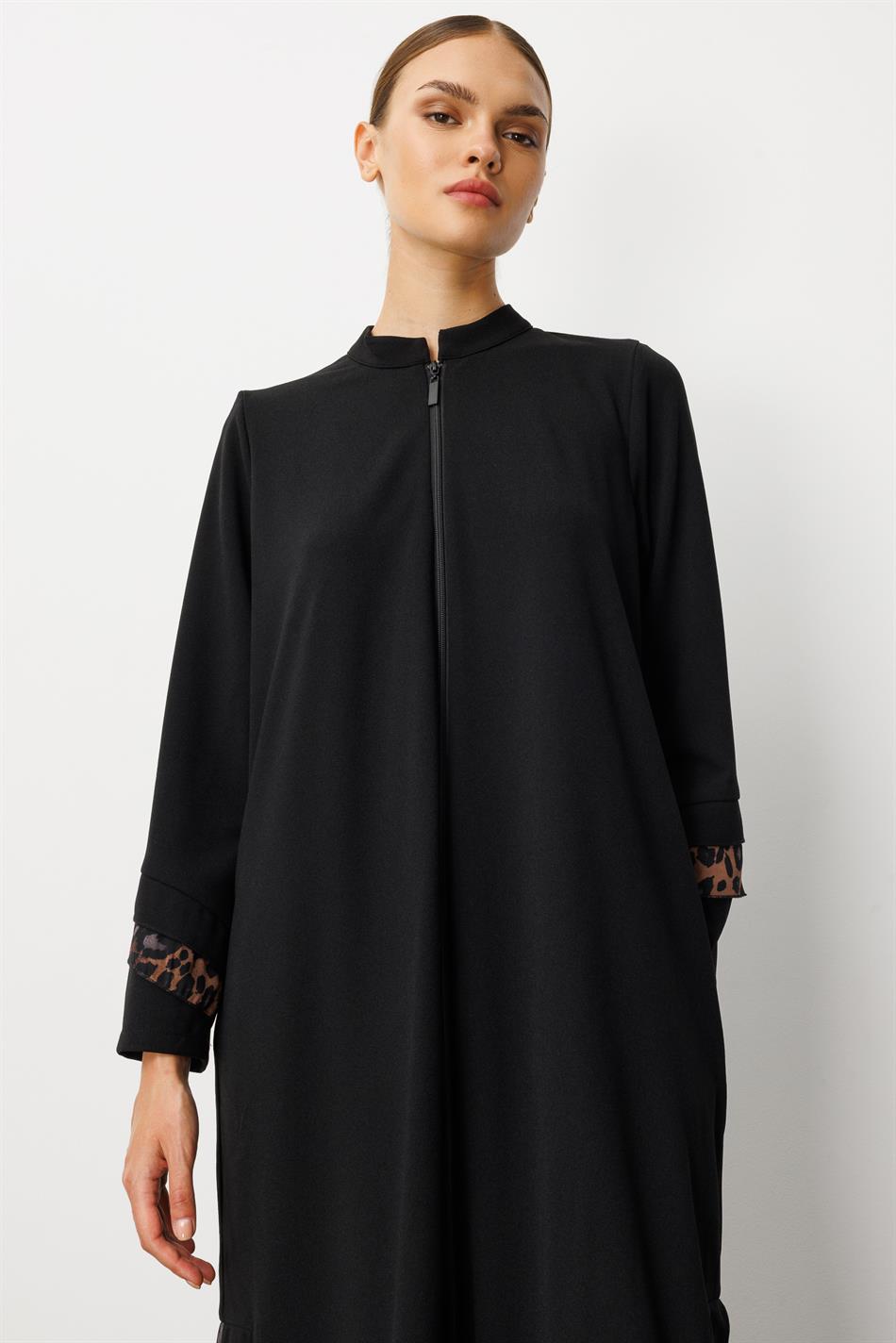 Crepe Stretch Fabric Leopard Chiffon Embellished Detail Cape Abaya - Black
