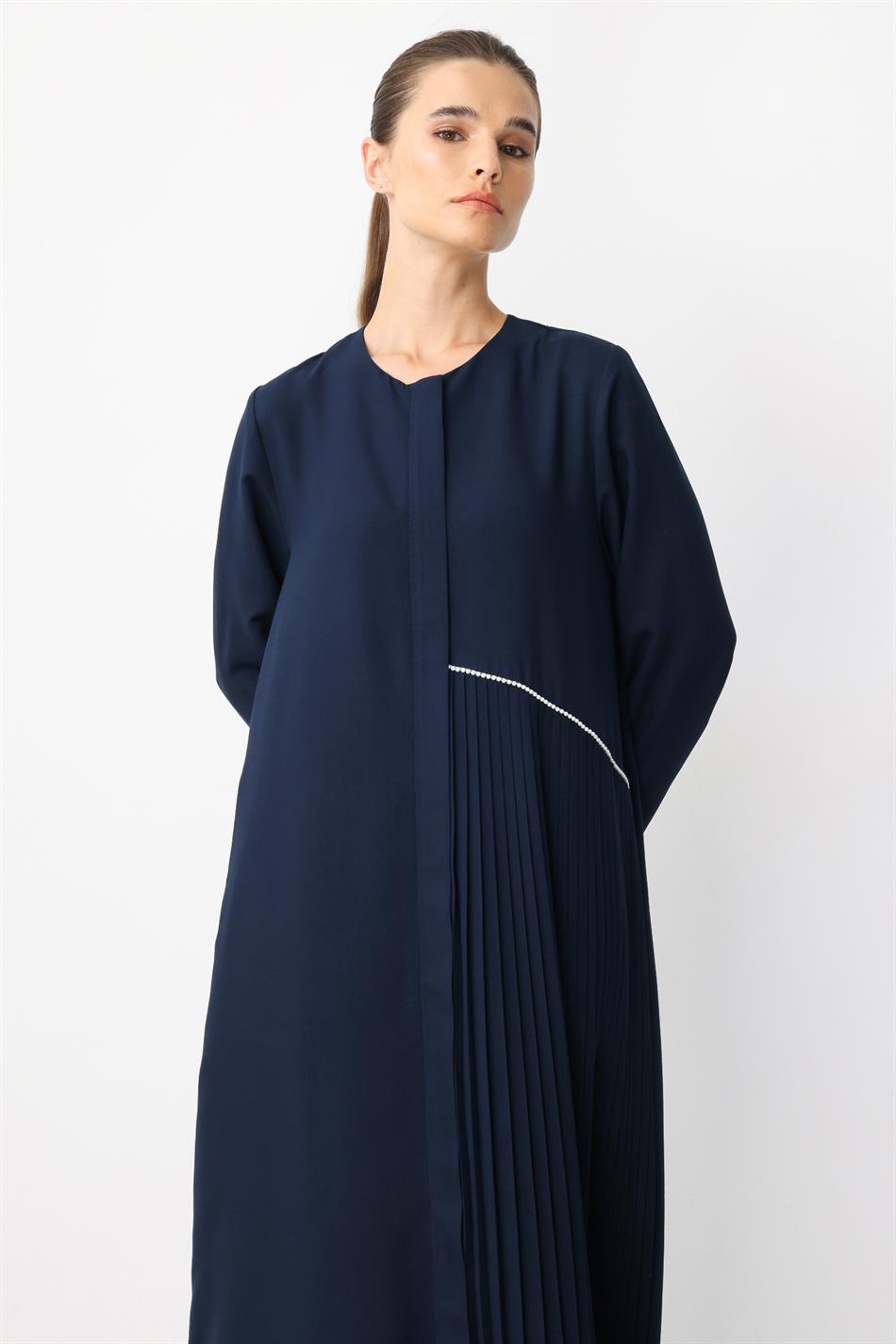 LCN Geplooide biesdetails Zijdezachte textuur Lichtgewicht Cape-Cafe-Navy