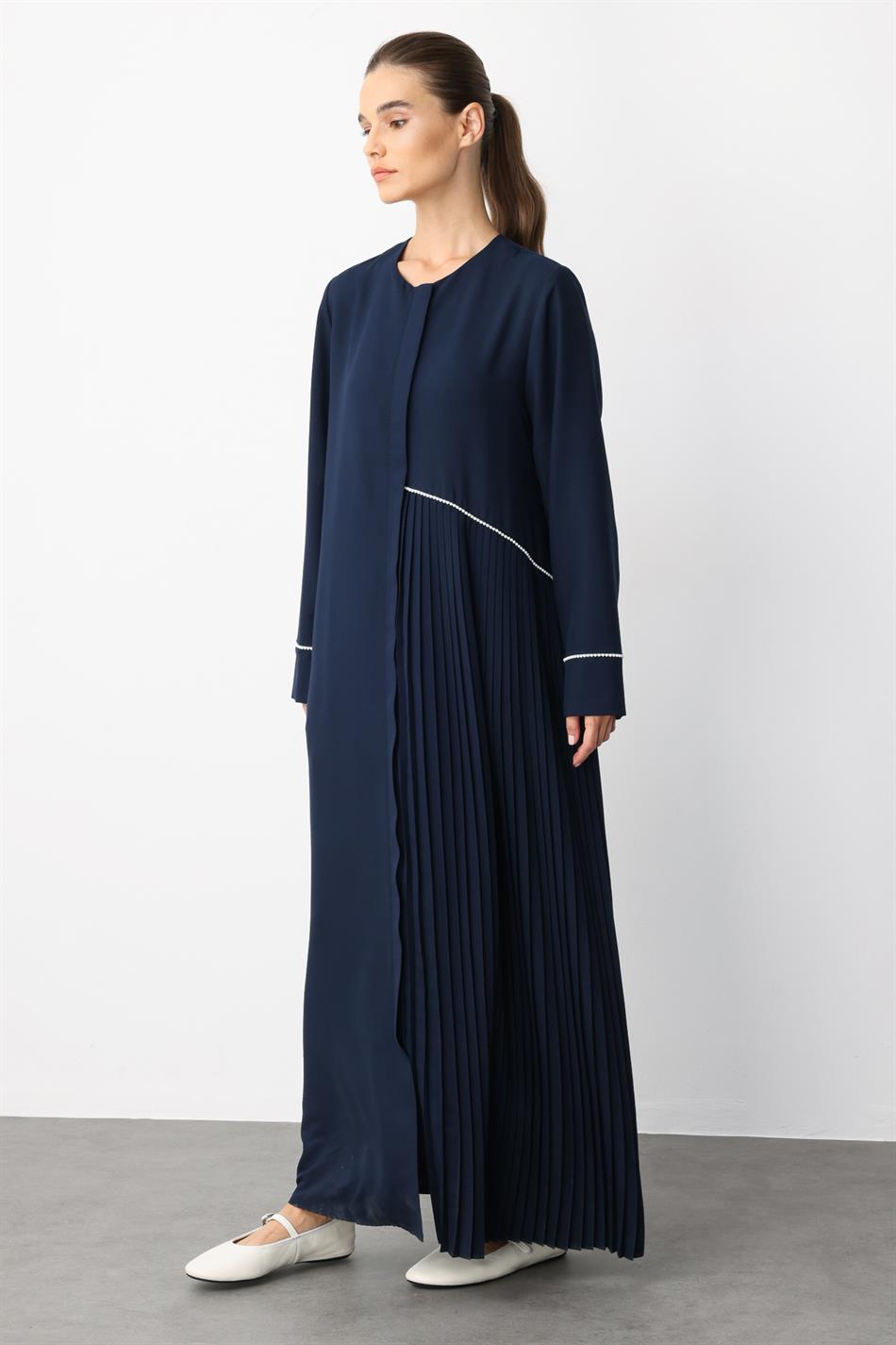 LCN Geplooide biesdetails Zijdezachte textuur Lichtgewicht Cape-Cafe-Navy