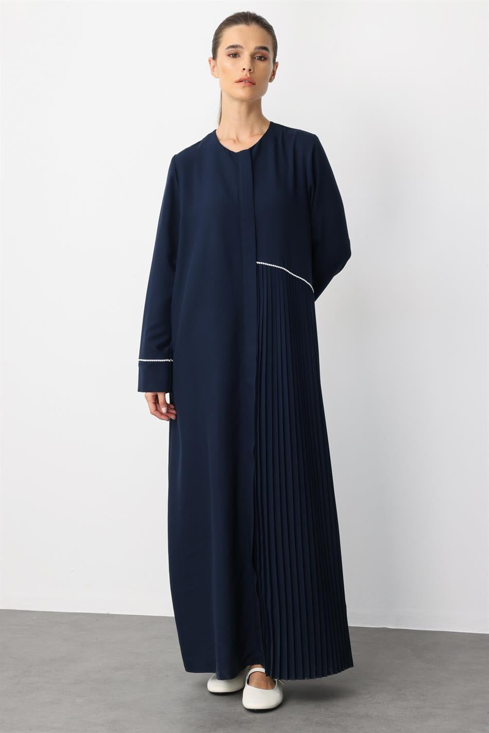 LCN Geplooide biesdetails Zijdezachte textuur Lichtgewicht Cape-Cafe-Navy