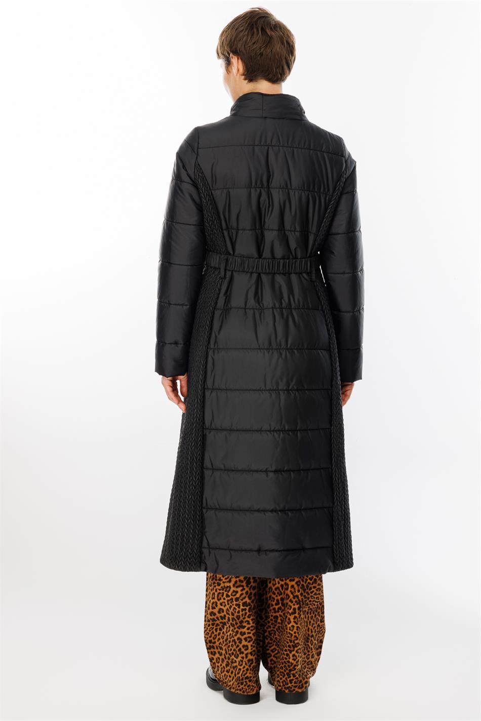 Yarpaq Naxışlı Yan Elastik Yorğanlı Toxunmuş Yastıqlı Palto/Gödəkçə - Qara