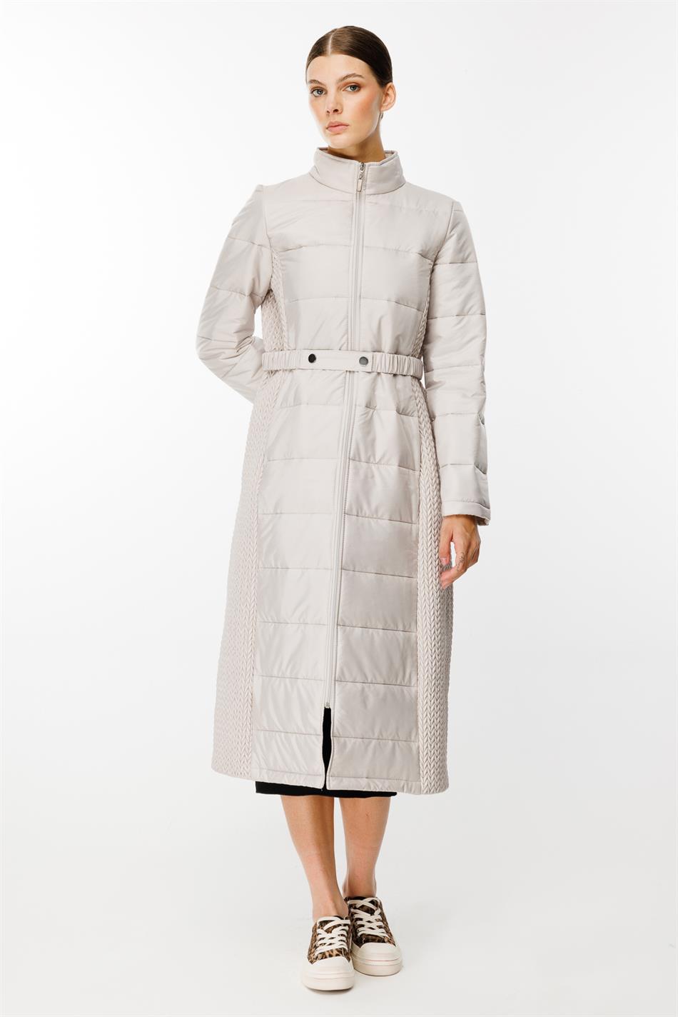 Yarpaq naxışlı, yan tərəfə uzanan yorğanlı toxunmuş, yumşaq palto/gödəkçə - Gümüşü