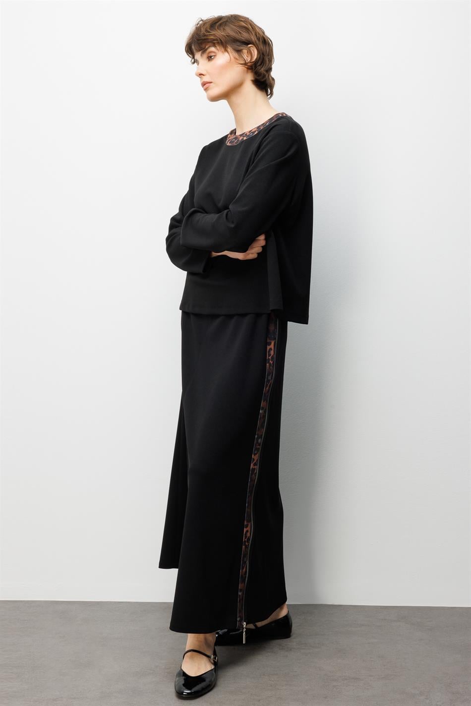 Rokset van dubbele crêpestof met luipaardprintdetails - Zwart