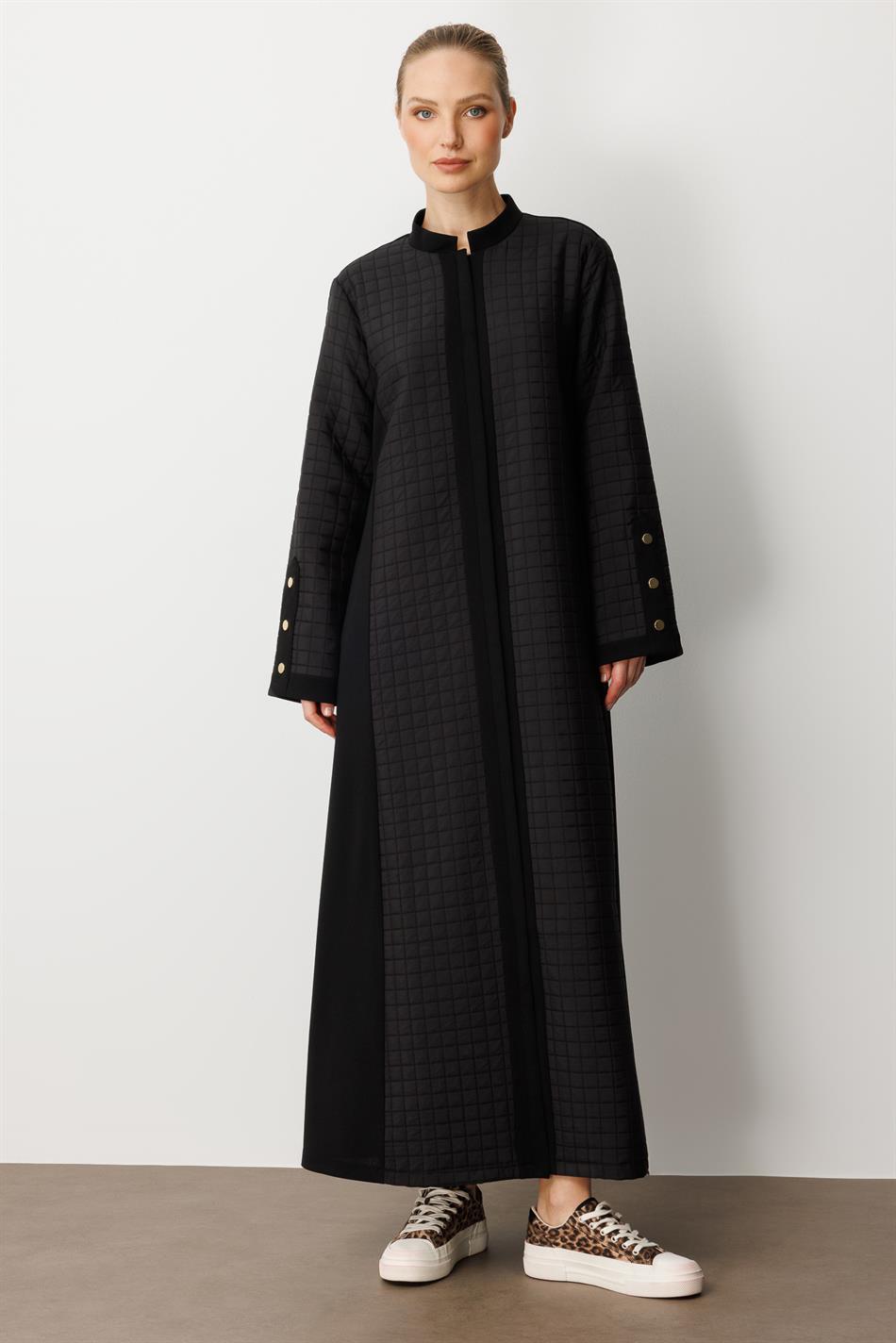 Zeitloser Trenchcoat aus gestepptem Jacquard- und Crêpe-Mix mit Futter – Schwarz