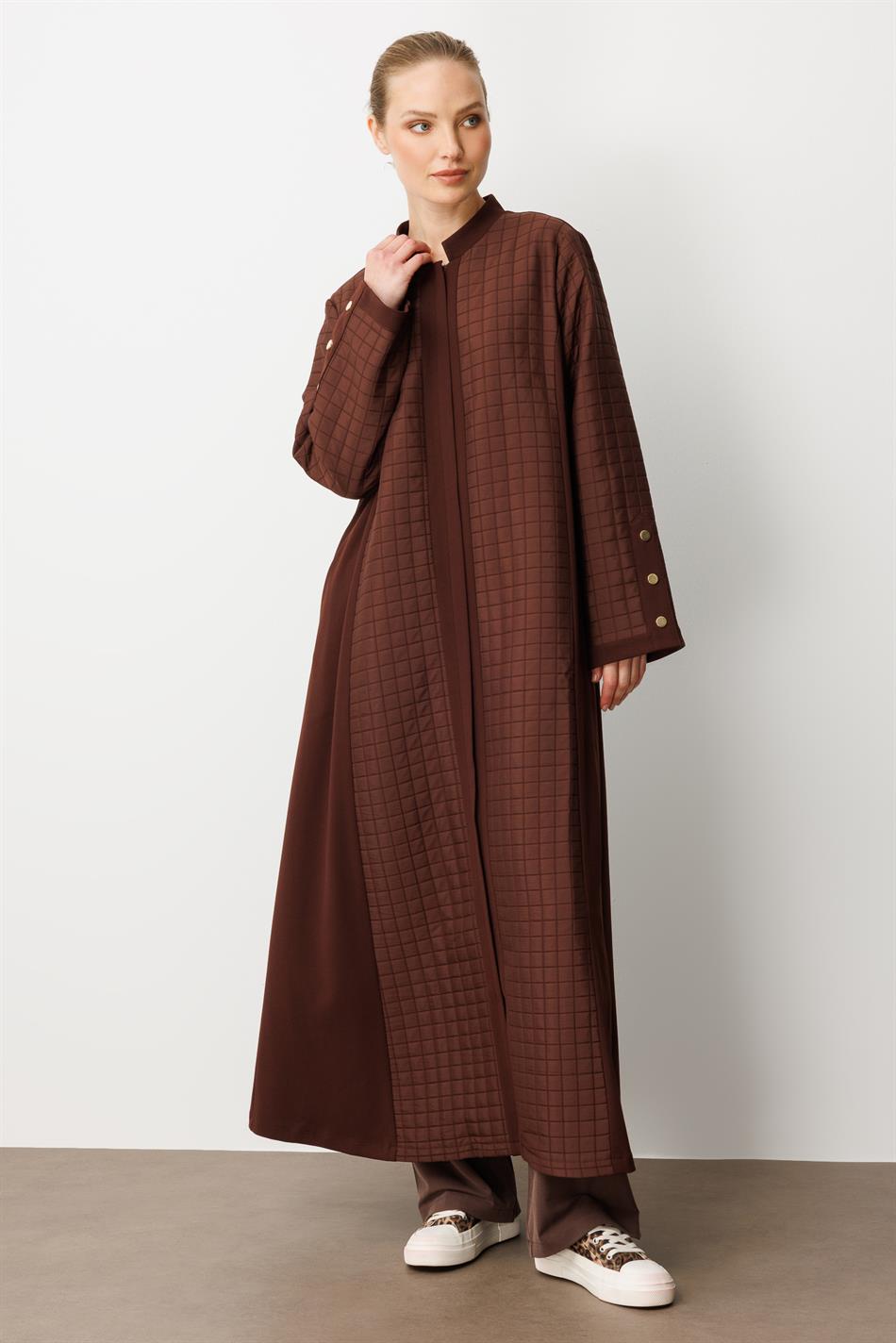 Gefütterter, zeitloser Trenchcoat aus gestepptem Jacquard- und Crêpe-Mix – Kaffeebraun