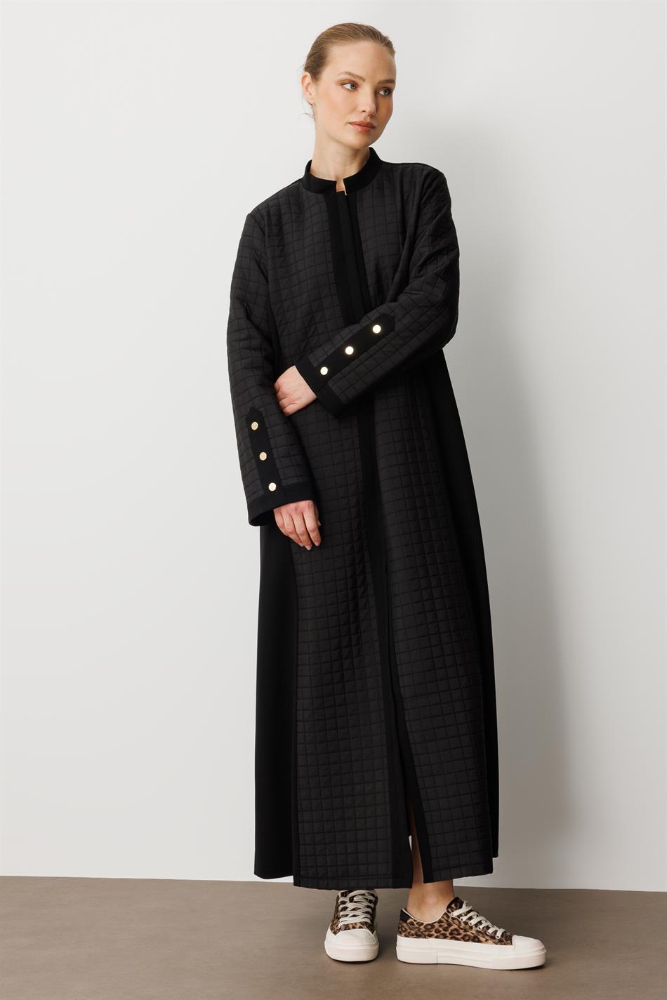 Zeitloser Trenchcoat aus gestepptem Jacquard- und Crêpe-Mix mit Futter – Schwarz