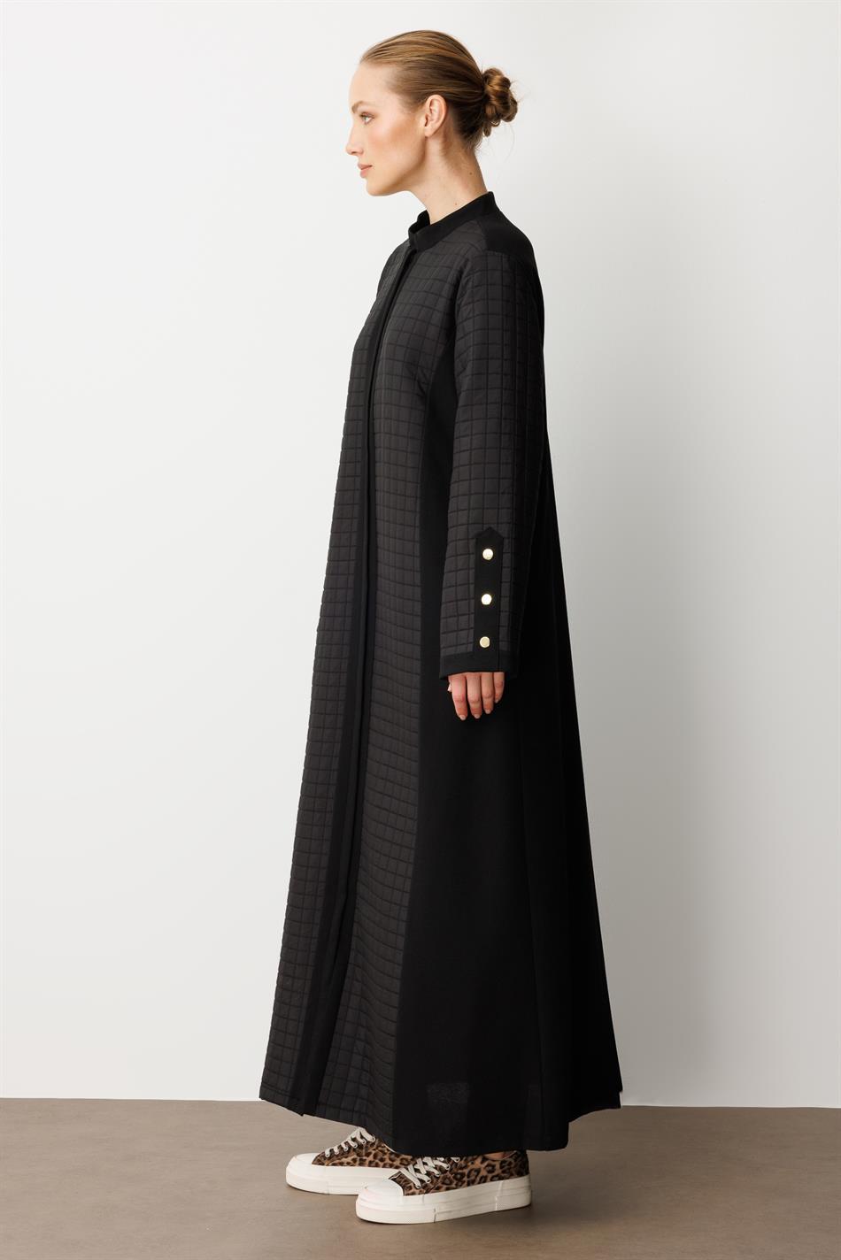 Zeitloser Trenchcoat aus gestepptem Jacquard- und Crêpe-Mix mit Futter – Schwarz