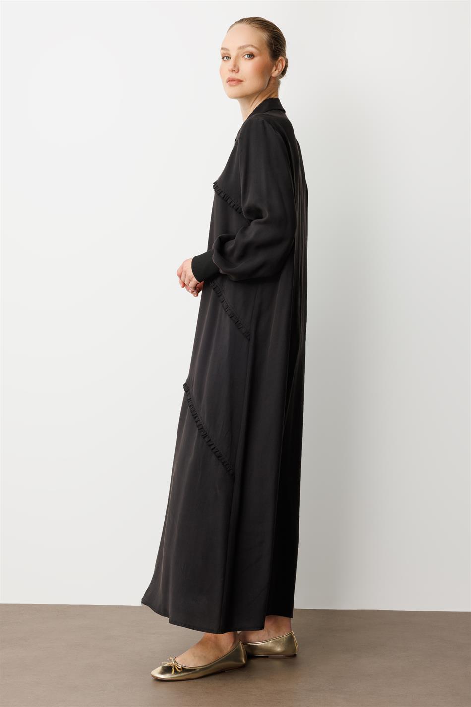 Modalmantel (90 % Natur) mit Knopfverschluss und Raffdetails – Schwarz