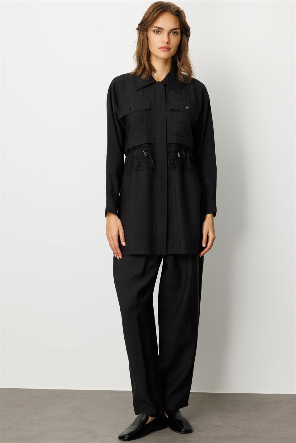 Hosenanzug aus Modal (90 % Naturfaser) mit Mesh-Besatz – zeitlos und saisonunabhängig – Schwarz