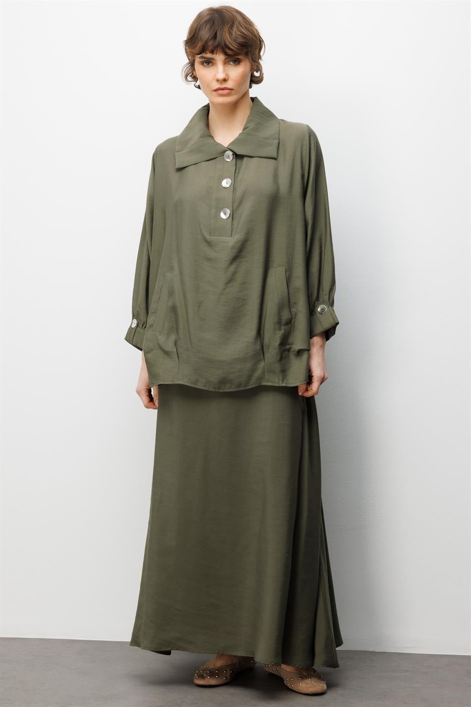 Model (90% natuurlijke ingrediënten) Soepelvallende rokset van zachte stof met accessoires - Khaki