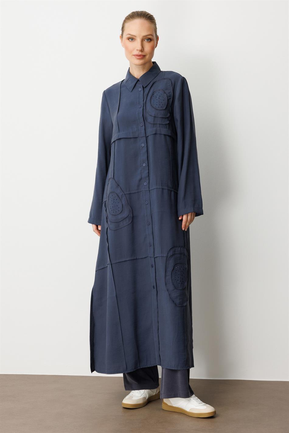 Model (90% Natural Content) Handcrafted Trim Pattern Embroidery Timeless Abaya / Navy Blue