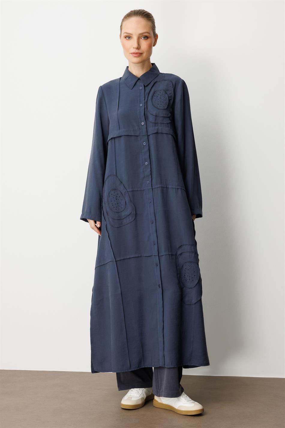 Model (90% Natural Content) Handcrafted Trim Pattern Embroidery Timeless Abaya / Navy Blue