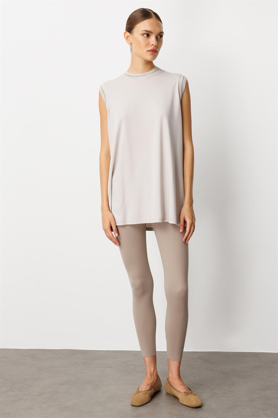 Mybch gebreide, extra soepelvallende, zachte, tijdloze mouwloze top - Steenkleur