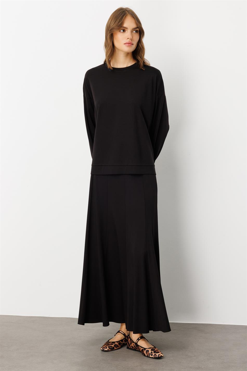 Mybch Örme Ekstra Dökümlü Yumuşak Dokulu Parçalı Etek Kombinli Zamansız Takım-Siyah