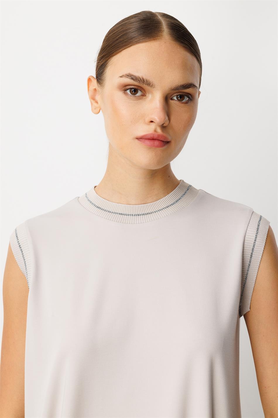 Mybch gebreide, extra soepelvallende, zachte, tijdloze mouwloze top - Steenkleur