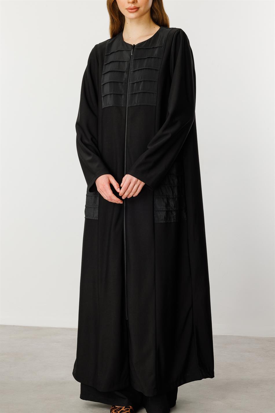 Sportlicher Abaya-Mantel aus geripptem, drapiertem Stoff – Schwarz