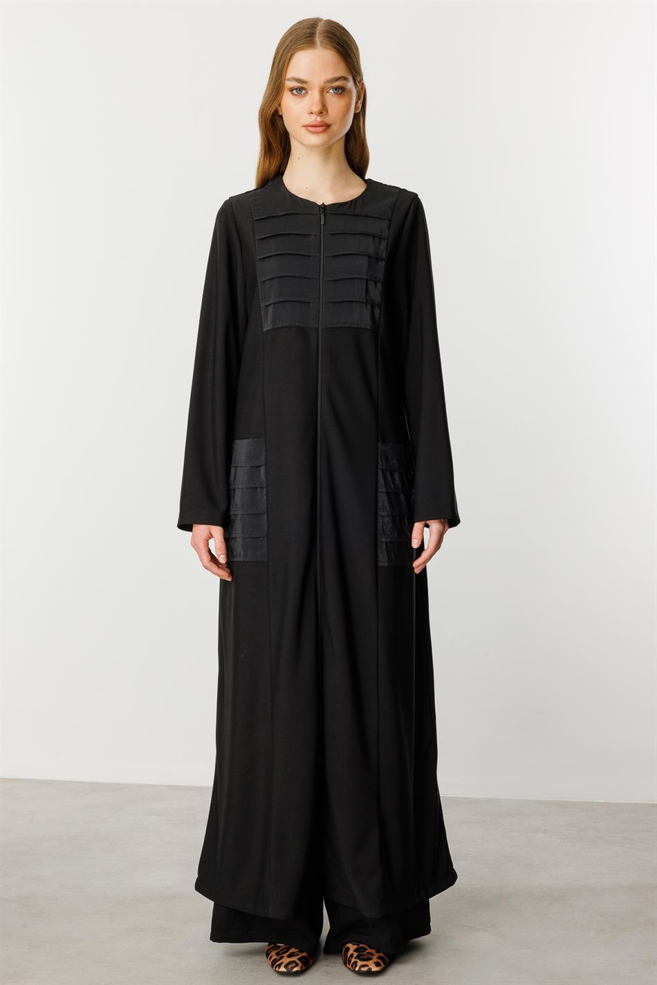 Sportlicher Abaya-Mantel aus geripptem, drapiertem Stoff – Schwarz