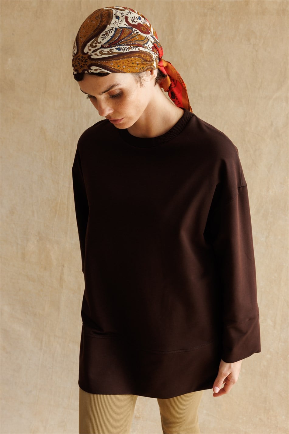 Örme Kol ve Yırtmaç Detaylı Tunik Sweatshirt-Kahve