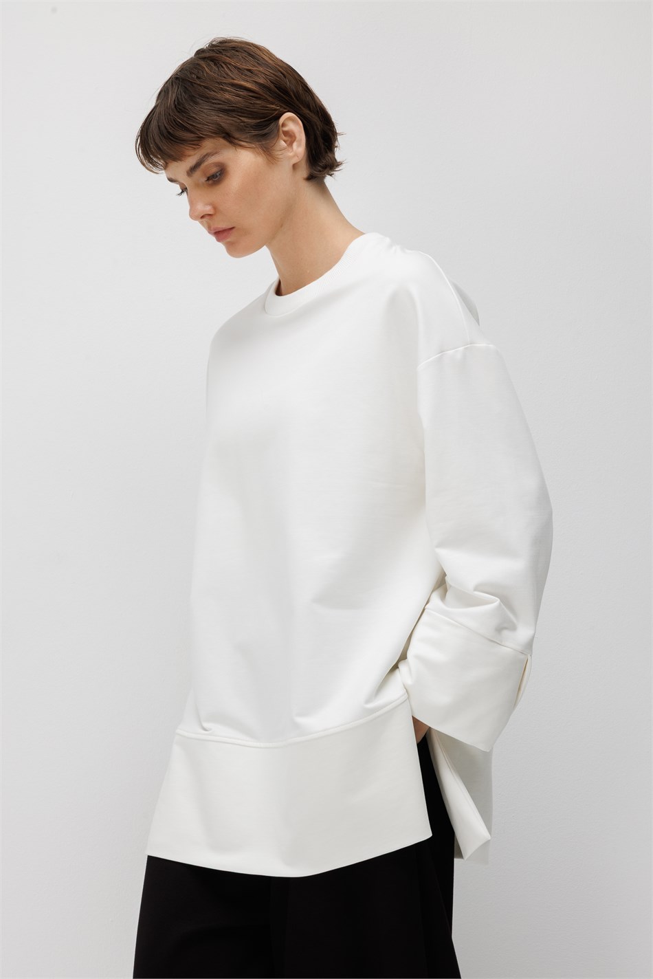 Örme Kol ve Yırtmaç Detaylı Tunik Sweatshirt-Ekru