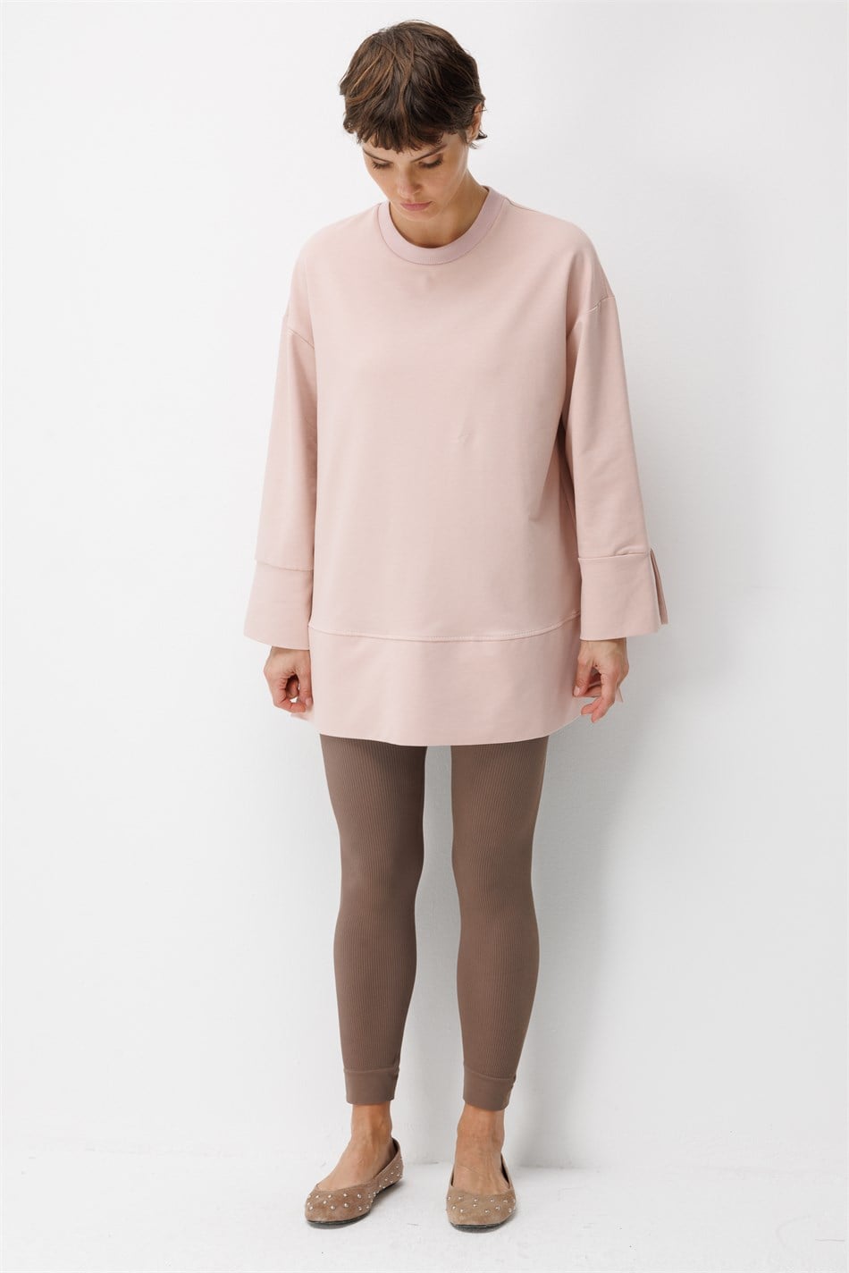 Örme Kol ve Yırtmaç Detaylı Tunik Sweatshirt-Pudra