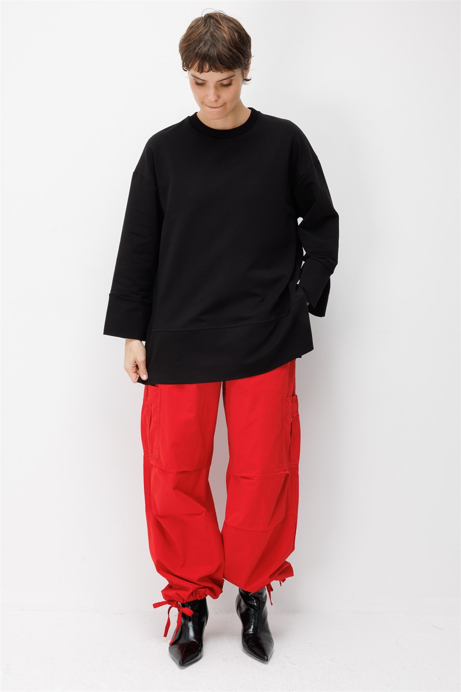 Örme Kol ve Yırtmaç Detaylı Tunik Sweatshirt-Siyah