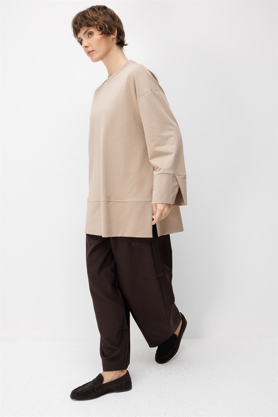Örme Kol ve Yırtmaç Detaylı Tunik Sweatshirt-Vizon
