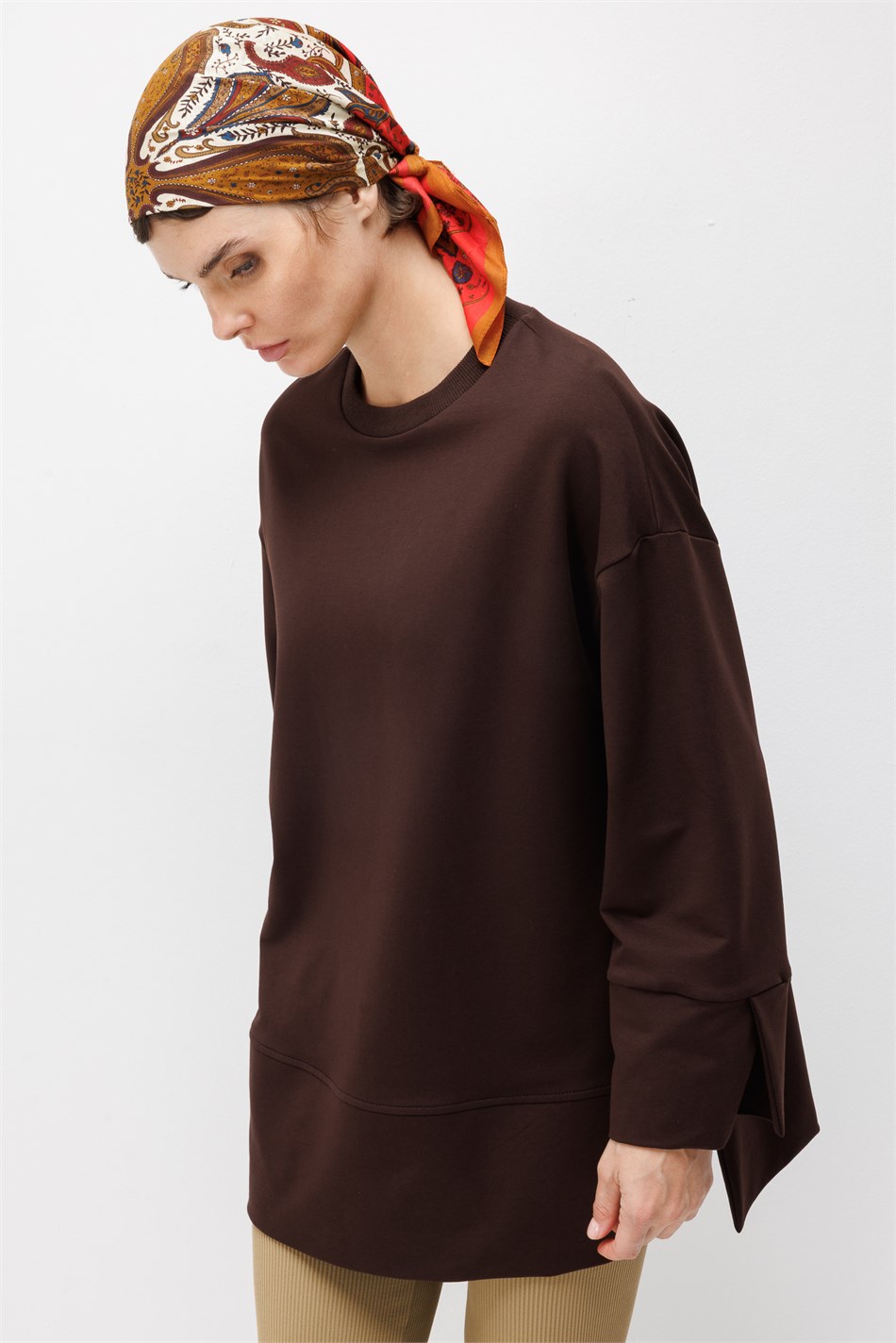 Örme Kol ve Yırtmaç Detaylı Tunik Sweatshirt-Kahve