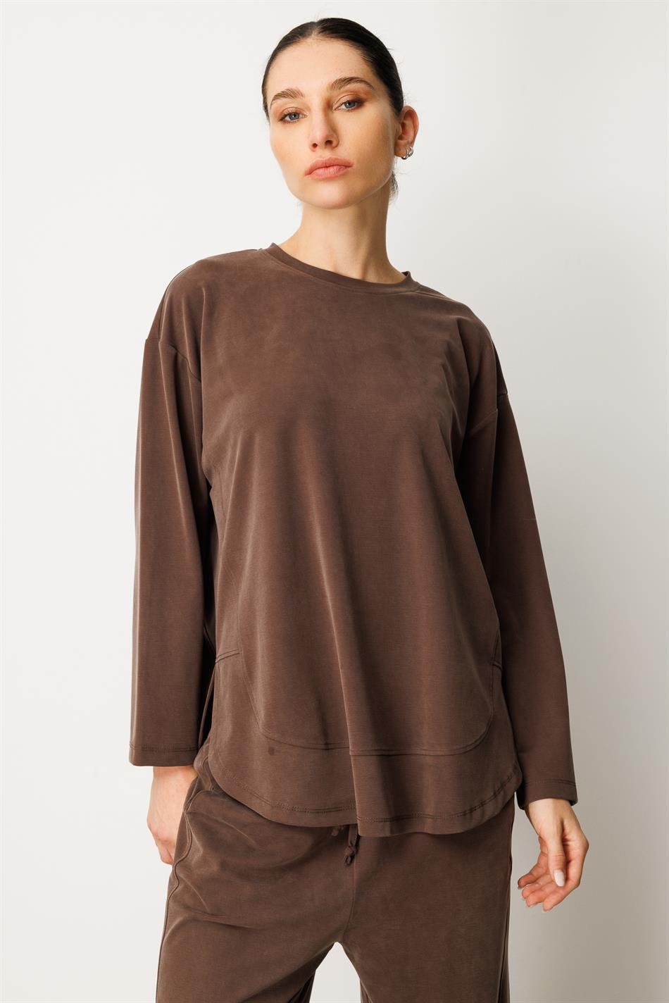 Gebreide, zachte modal broek en tuniek set met op maat gemaakte stiksels - Koffie