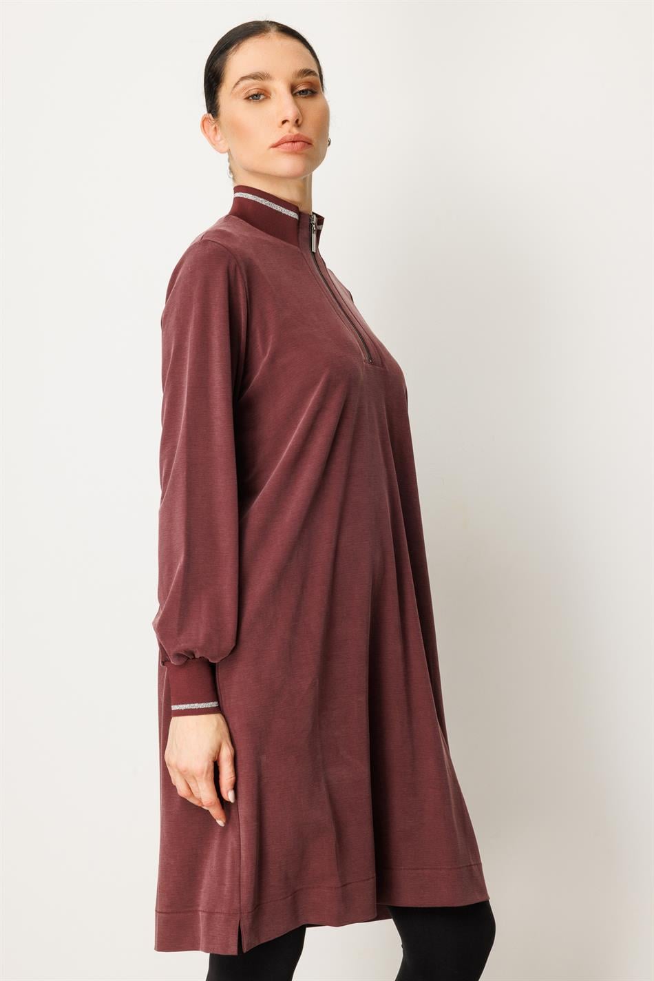 Qabırğalı qollar və yaxalıqlı, yumşaq modal idman üslublu orta uzunluqlu tunika - Bordo