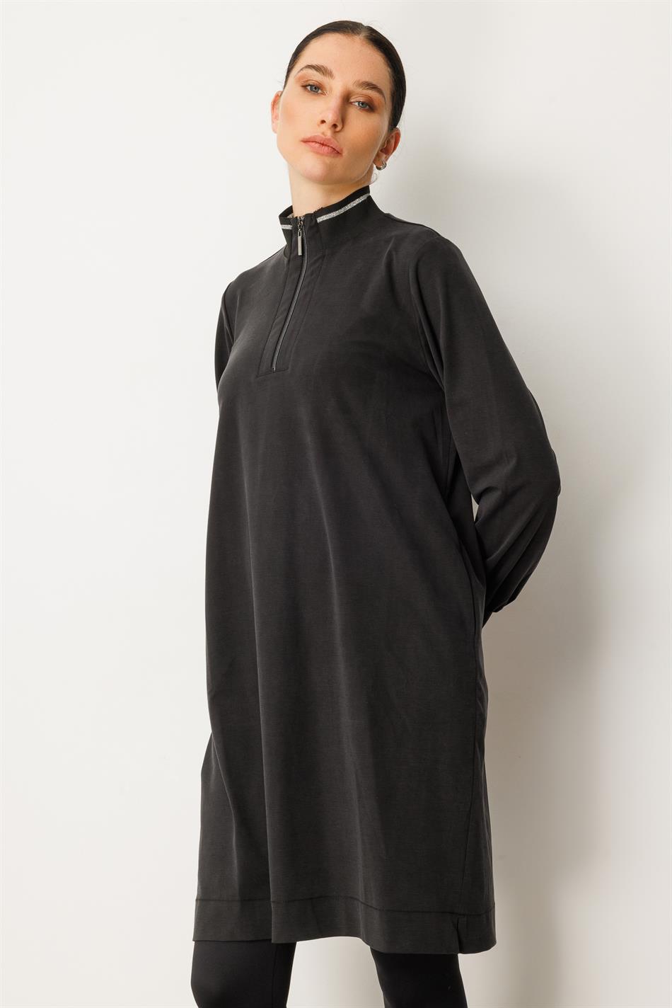 Gebreide, zachte modal sportieve tuniek tot halverwege de kuit met geribbelde mouwen en kraag - Zwart