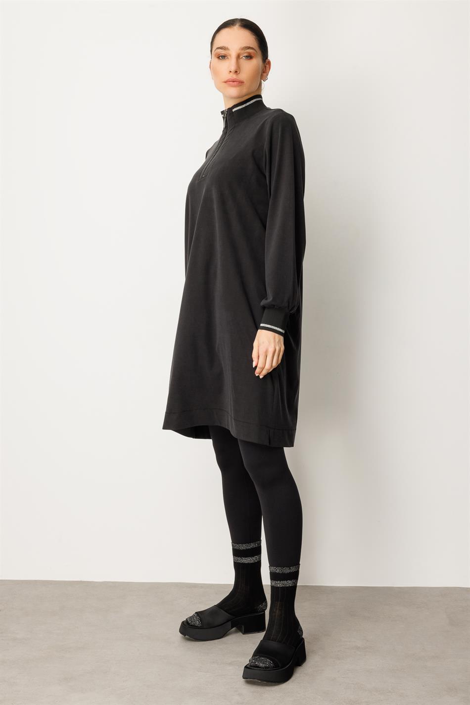 Gebreide, zachte modal sportieve tuniek tot halverwege de kuit met geribbelde mouwen en kraag - Zwart