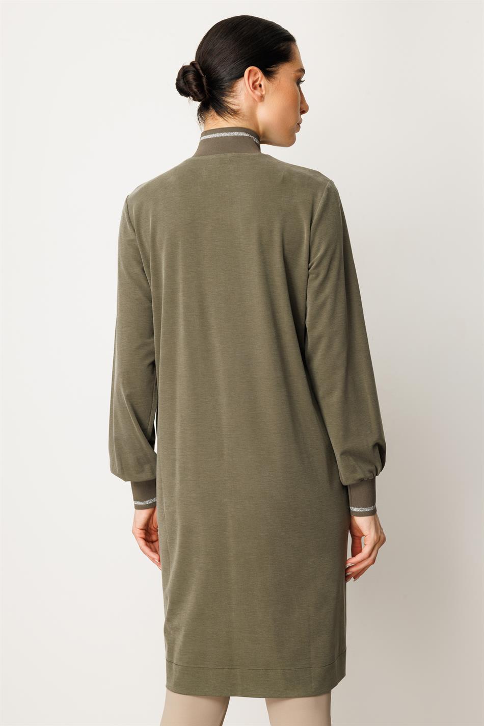 Qabırğalı qolları və yaxalığı olan yumşaq modal idman üslublu orta uzunluqlu tunika - Xaki