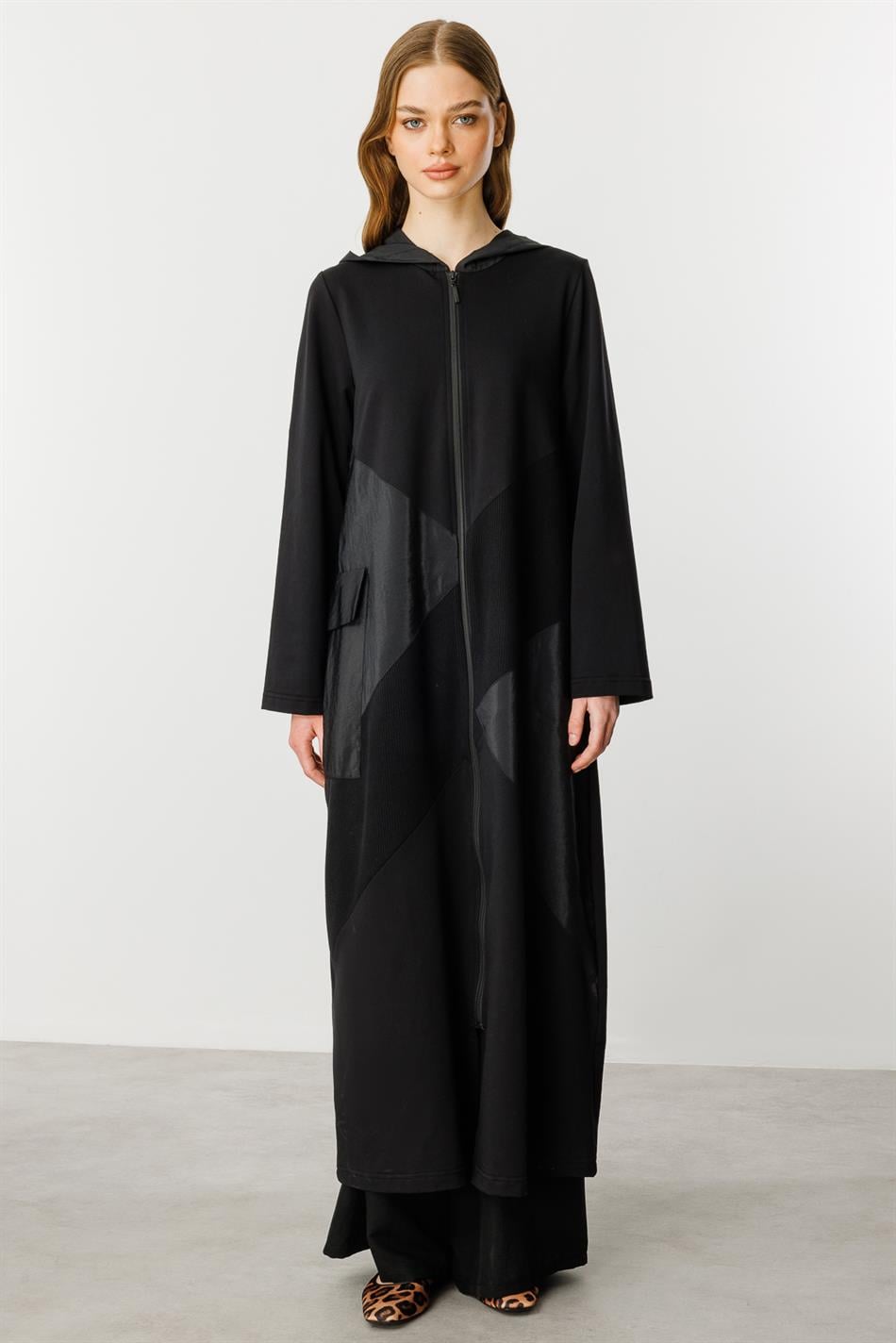 Örme ve Tafta Çapraz Garnilenmiş Spor Kap-Siyah