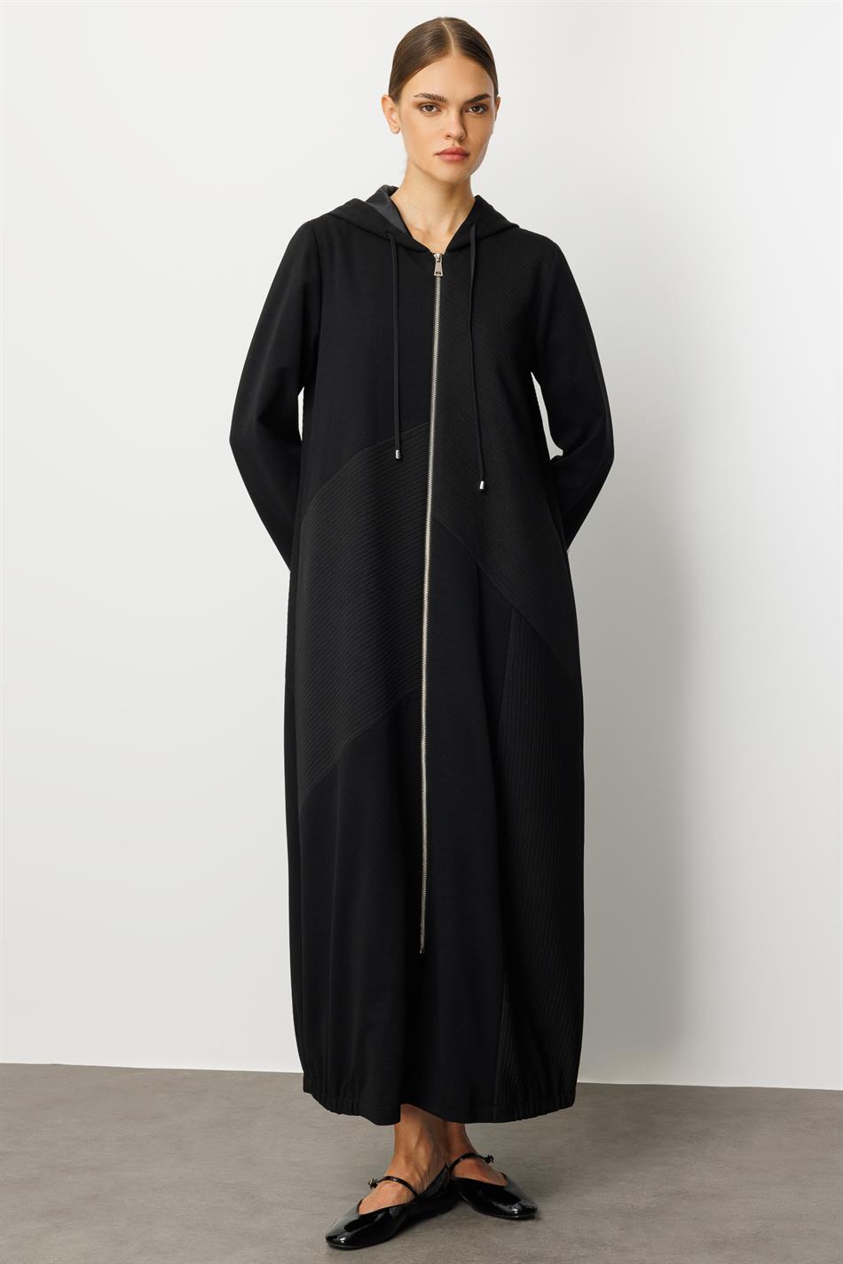 Otto-Stoff und schlichter Krepp-Patchwork, vollständig gefüttert, zeitloser saisonaler Trenchcoat/Cape – Schwarz