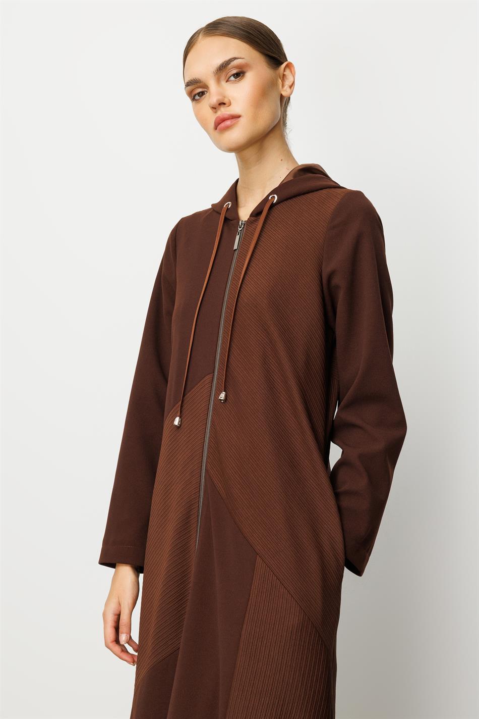Otto-Stoff und schlichter Crêpe-Patchwork, vollständig gefüttert, zeitloser saisonaler Trenchcoat/Cape – Braun