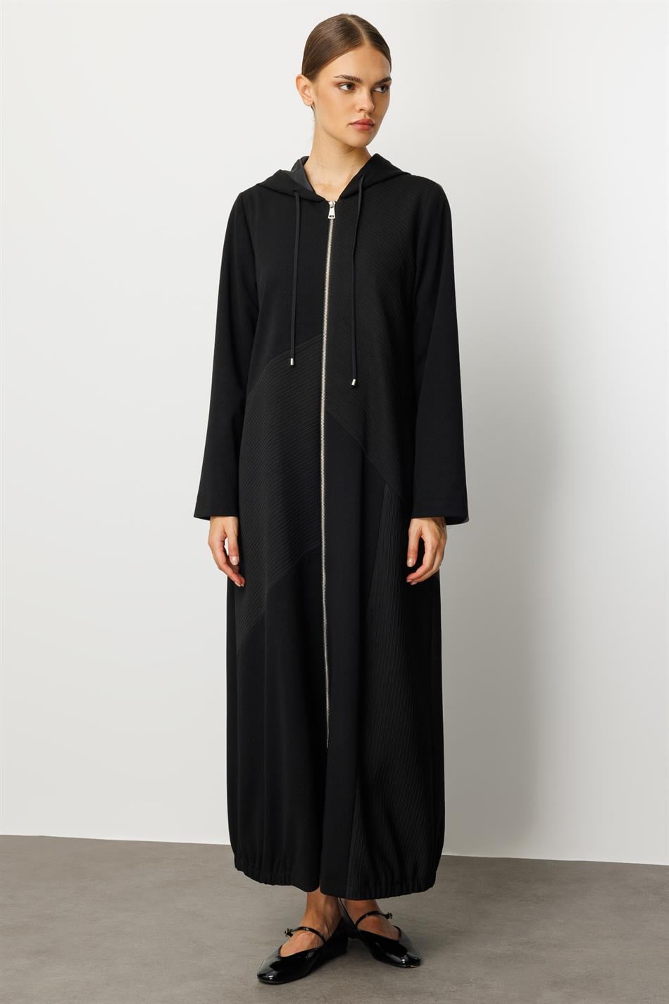 Otto-Stoff und schlichter Krepp-Patchwork, vollständig gefüttert, zeitloser saisonaler Trenchcoat/Cape – Schwarz