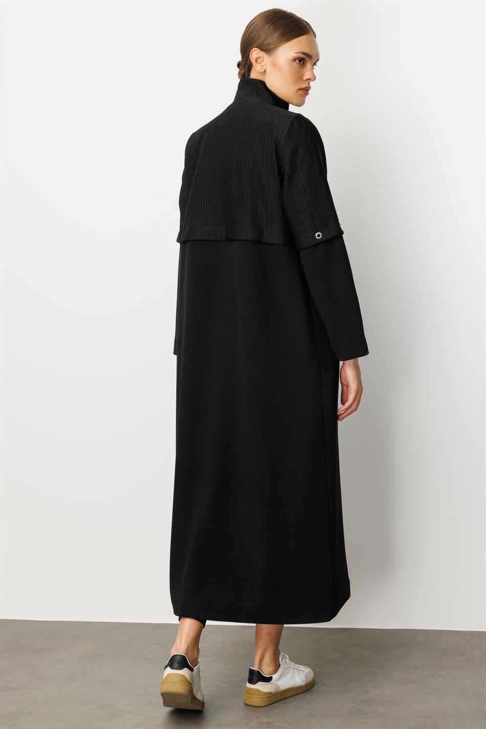 Gefüttert mit einer Mischung aus Otto- und Crêpe-Textur, verziert mit Zierelementen, zeitloser Trenchcoat/Mantel für die Saison – Schwarz