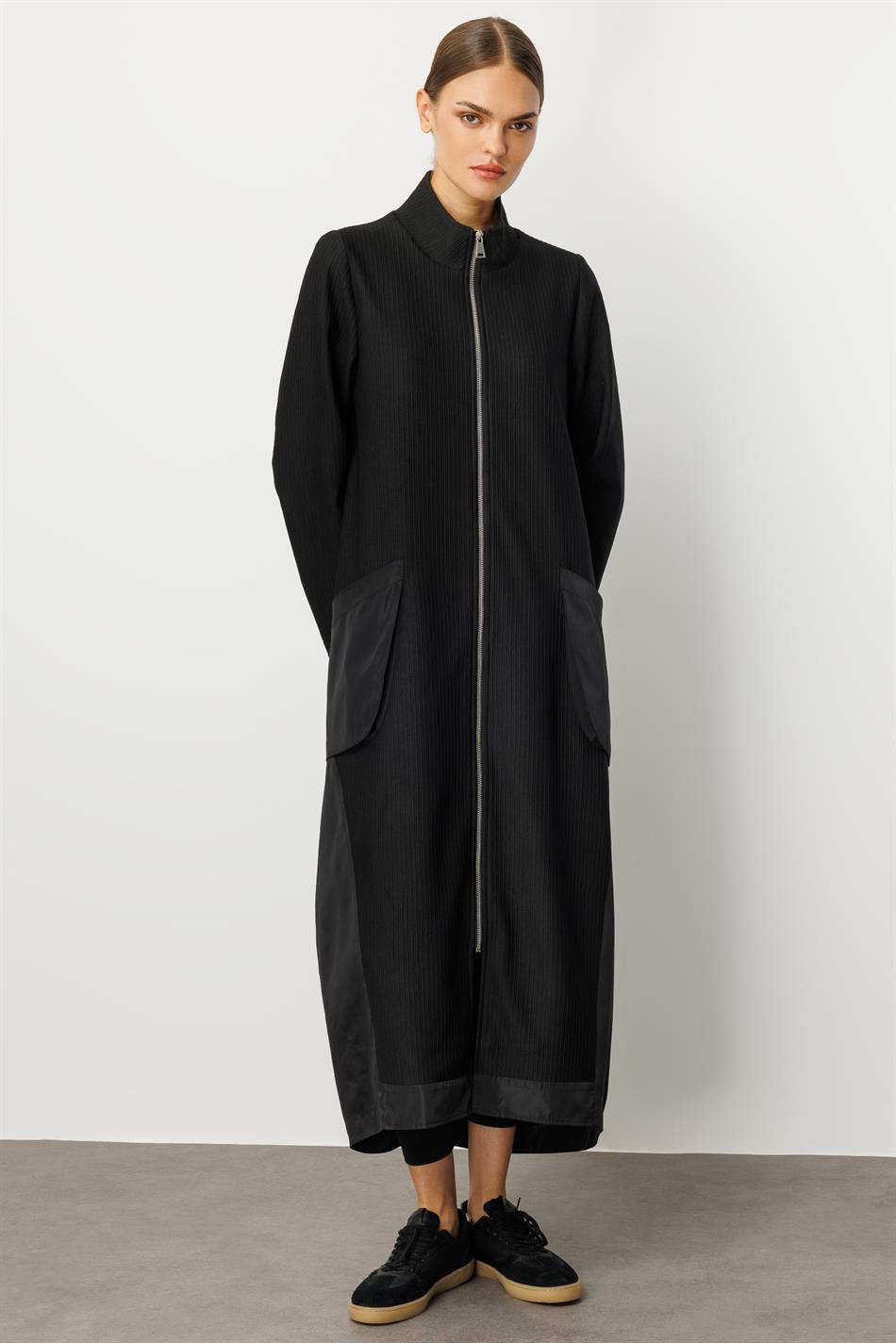 Otto- und Poly-Cupra-Stoffmix, aufgesetzte Taschen, saisonaler Trenchcoat/Mantel mit Zierborte – Schwarz