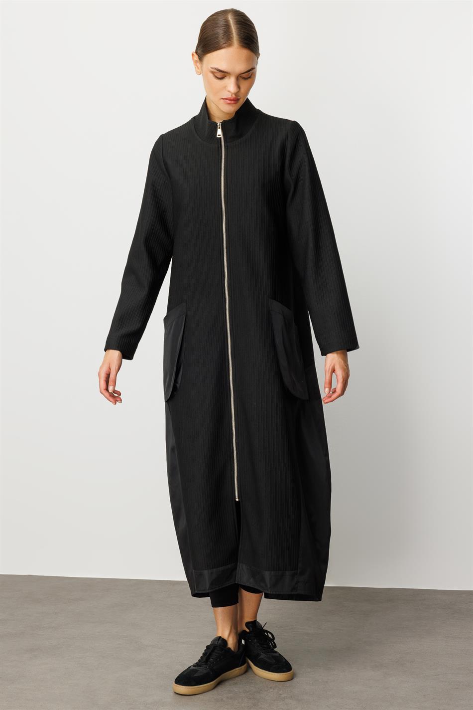 Otto- und Poly-Cupra-Stoffmix, aufgesetzte Taschen, saisonaler Trenchcoat/Mantel mit Zierborte – Schwarz